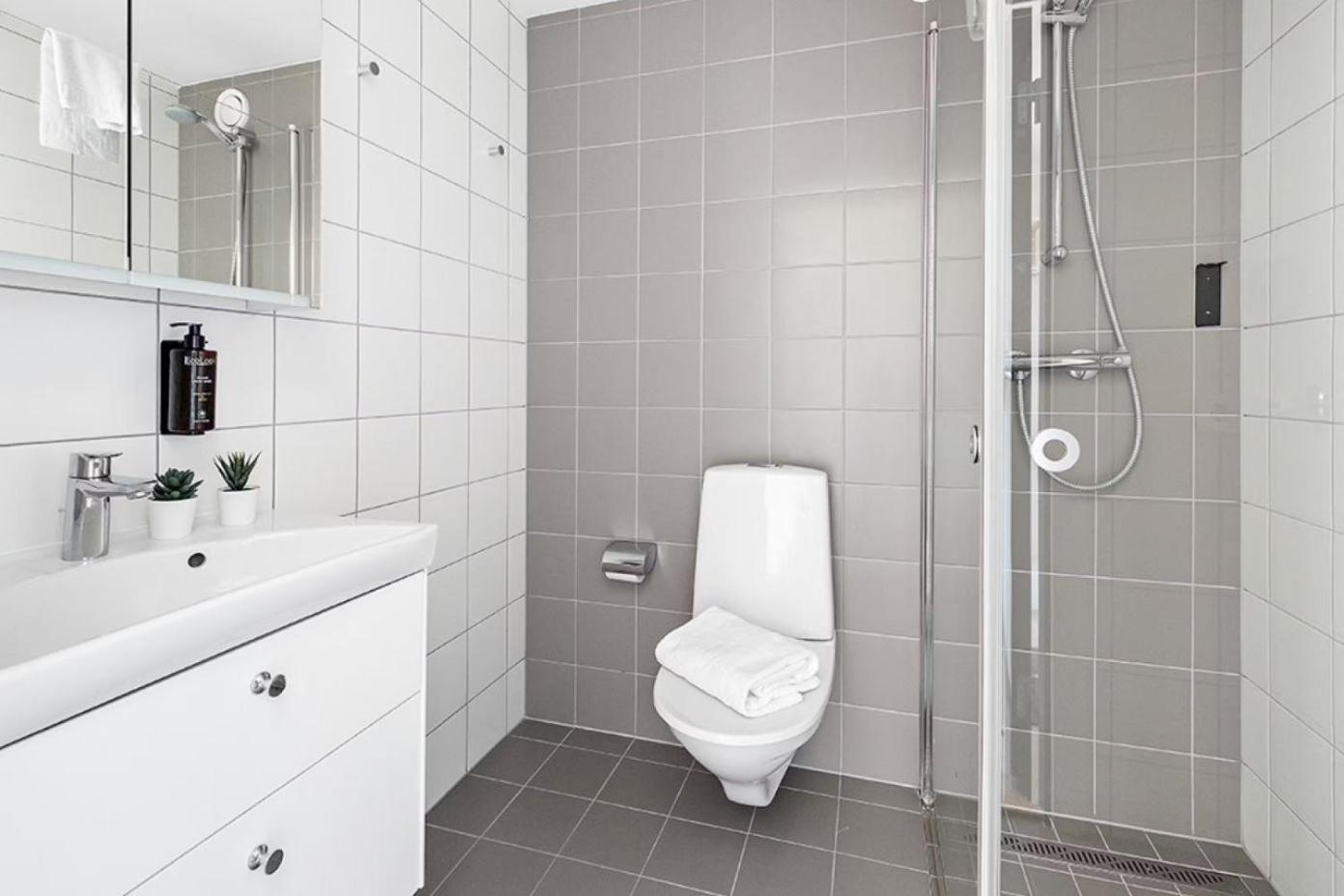 הודינגה Forenom Hotel Flemingsberg - 10Min From Aelvsjoe מראה חיצוני תמונה